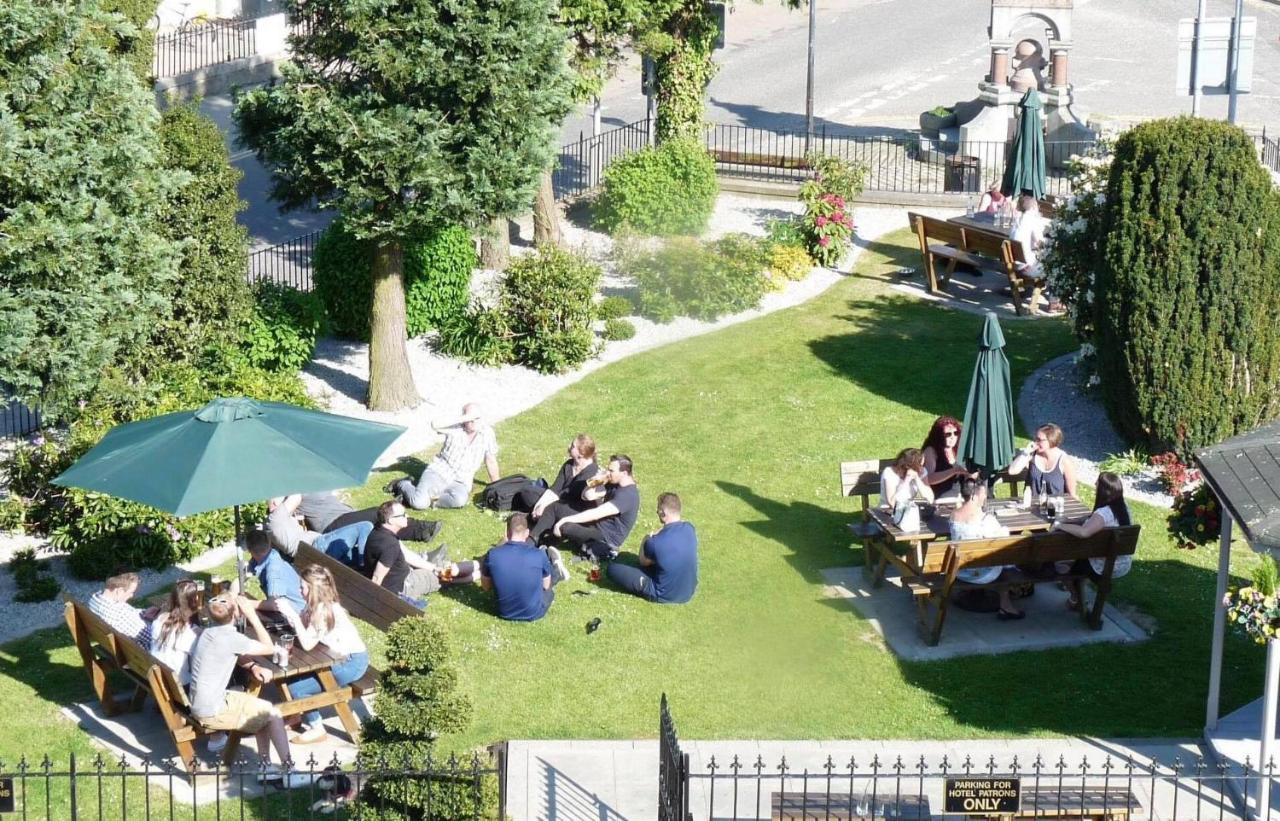 Haughton Arms Hotel Alford  ภายนอก รูปภาพ
