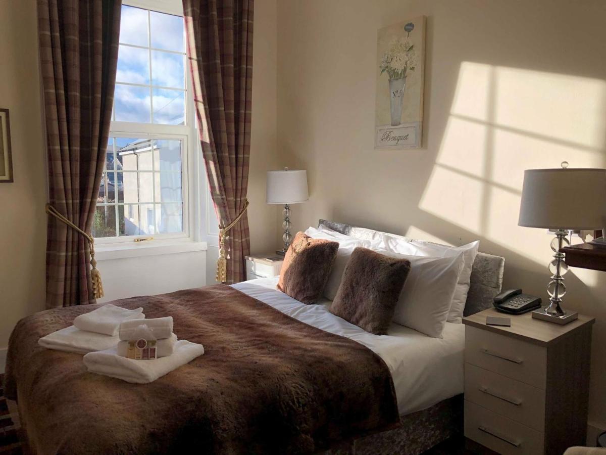 Haughton Arms Hotel Alford  ภายนอก รูปภาพ